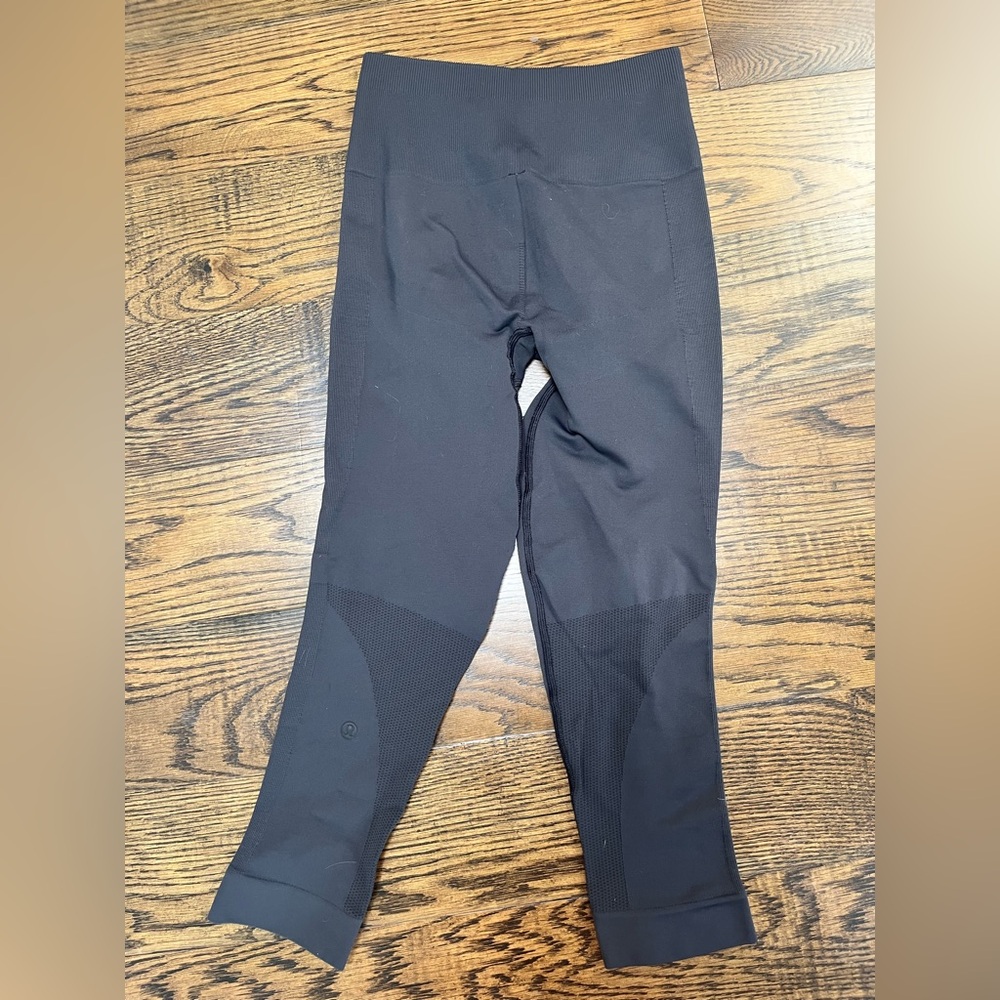 lululemon athletica Black Cropped Leggings